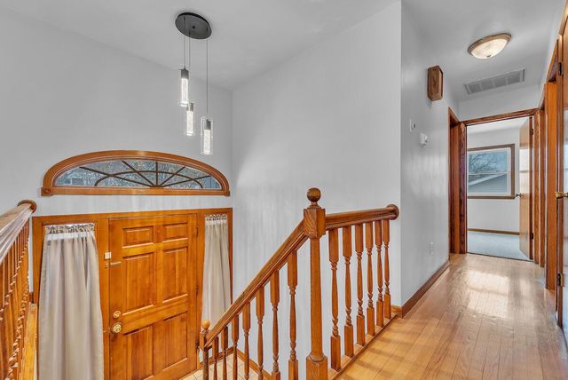 153 N Maple AVENUE, Slinger, WI 53086