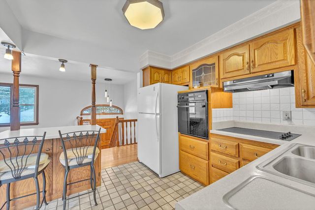 153 N Maple AVENUE, Slinger, WI 53086