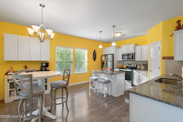 587 Meadowbrook Lane NW, Calabash, NC 28467