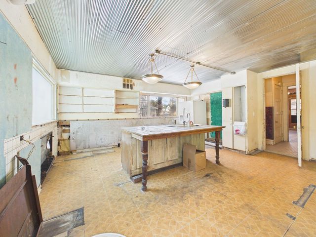 1545 N Park Pl, Wichita, KS 67203