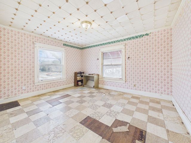 1545 N Park Pl, Wichita, KS 67203