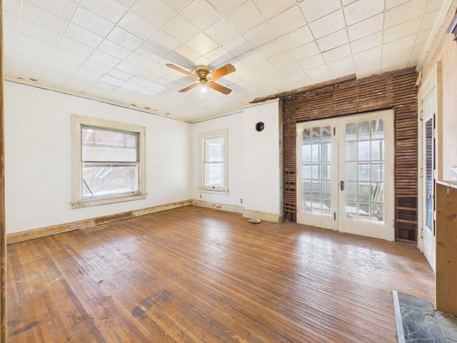 1545 N Park Pl, Wichita, KS 67203