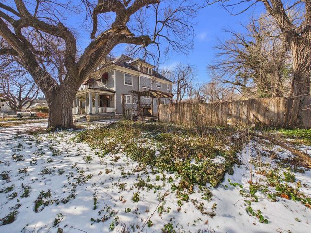 1545 N Park Pl, Wichita, KS 67203