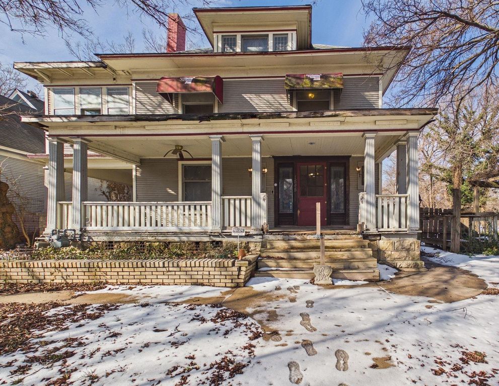 1545 N Park Pl, Wichita, KS 67203