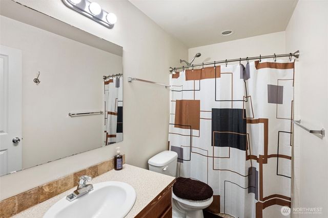 209 NE Miramar Circle, Bremerton, WA 98311