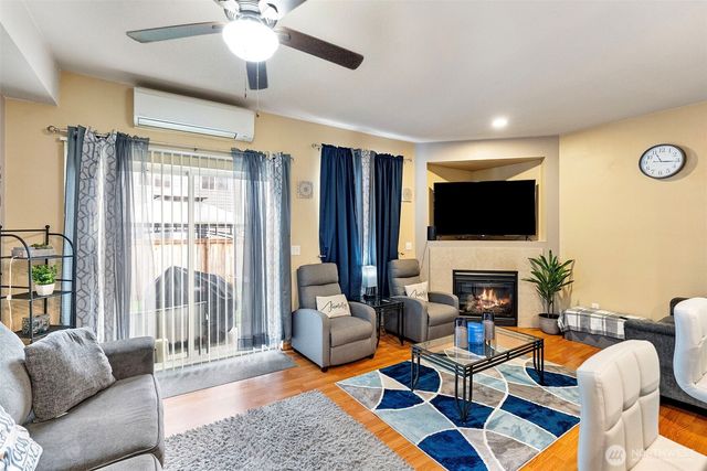 209 NE Miramar Circle, Bremerton, WA 98311