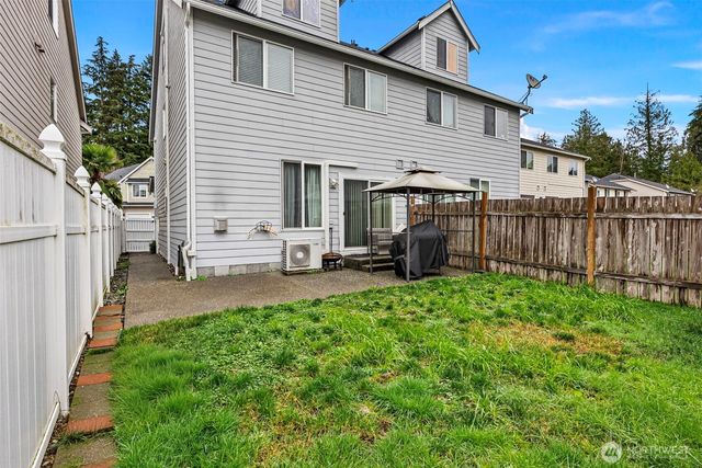 209 NE Miramar Circle, Bremerton, WA 98311
