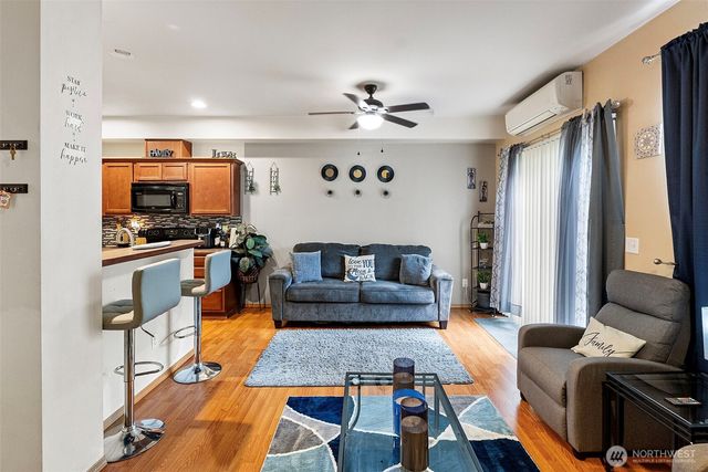 209 NE Miramar Circle, Bremerton, WA 98311