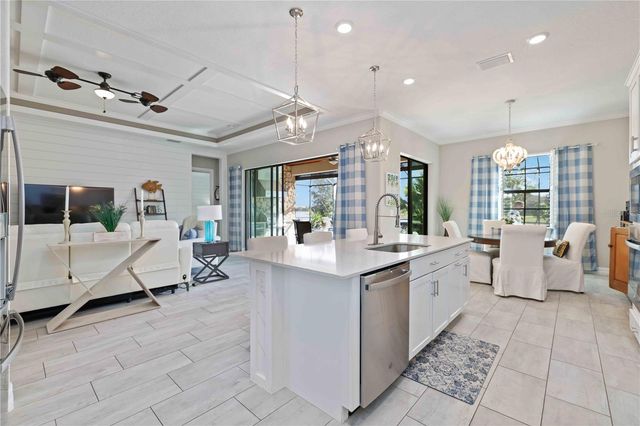 7131 WHITTLEBURY TRAIL, Bradenton, FL 34202