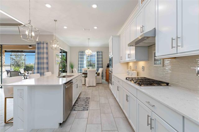 7131 WHITTLEBURY TRAIL, Bradenton, FL 34202