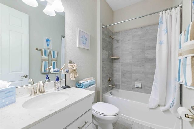 7131 WHITTLEBURY TRAIL, Bradenton, FL 34202