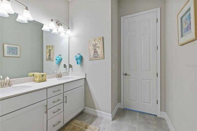 7131 WHITTLEBURY TRAIL, Bradenton, FL 34202
