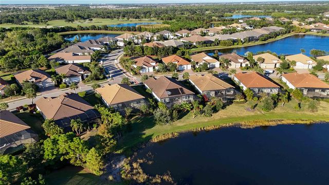 7131 WHITTLEBURY TRAIL, Bradenton, FL 34202