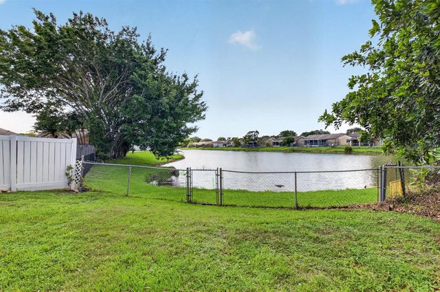 18838 Cloud Lake Circle, Boca Raton, FL 33496
