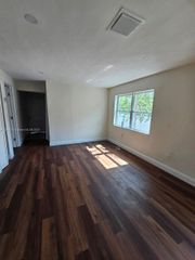 1717 NW 69th St, Miami, FL 33147