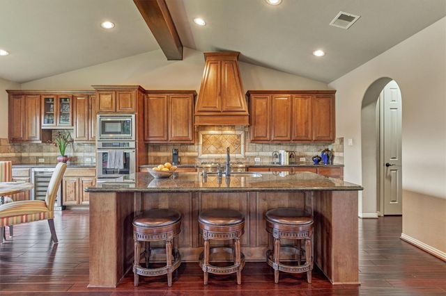 82 E Crystal Canyon Circle, The Woodlands, TX 77389
