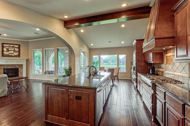 82 E Crystal Canyon Circle, The Woodlands, TX 77389