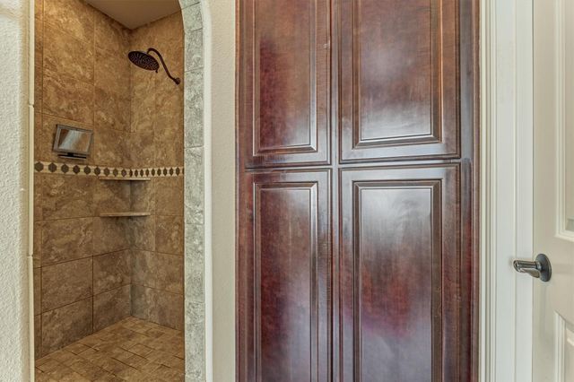 82 E Crystal Canyon Circle, The Woodlands, TX 77389