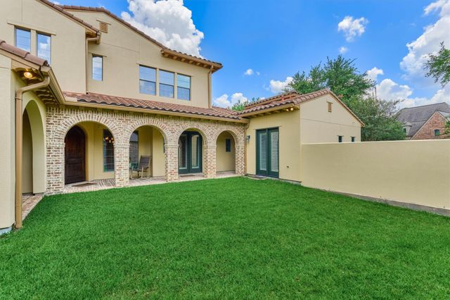 82 E Crystal Canyon Circle, The Woodlands, TX 77389