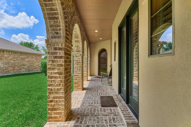 82 E Crystal Canyon Circle, The Woodlands, TX 77389