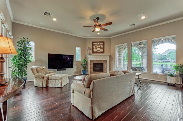 82 E Crystal Canyon Circle, The Woodlands, TX 77389