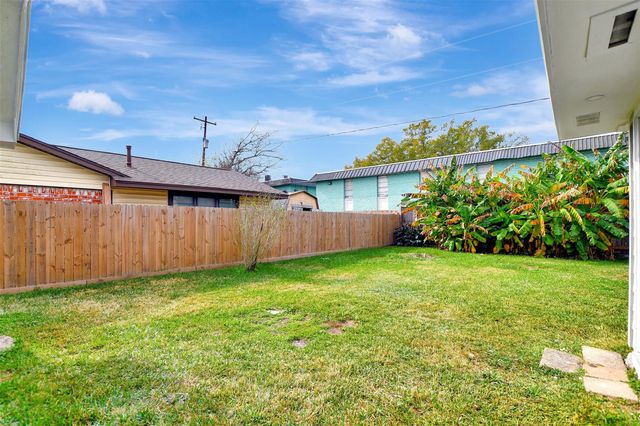 704 Teabury Avenue, Pasadena, TX 77503