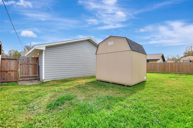 704 Teabury Avenue, Pasadena, TX 77503