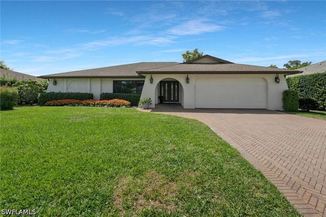 10361 Windsor WAY, Naples, FL 34109