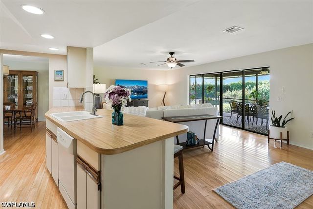 10361 Windsor WAY, Naples, FL 34109