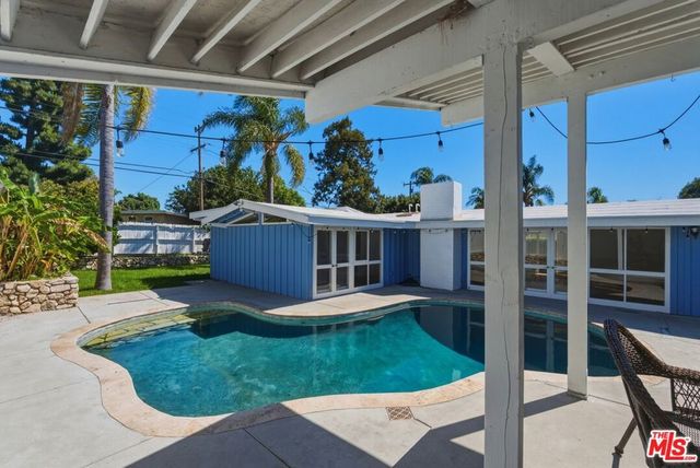 26 Packet Road, Rancho Palos Verdes, CA 90275