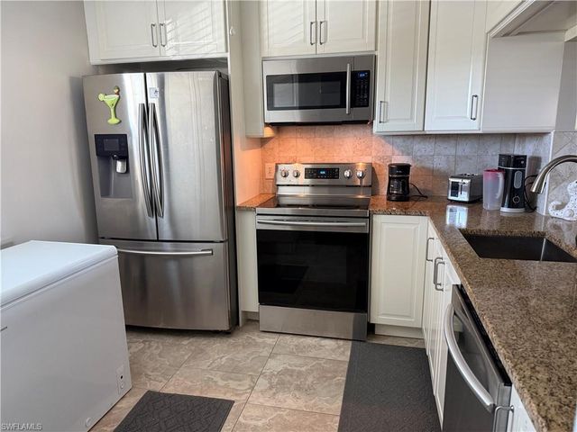 1747 Pebble Beach DR # 207, Fort Myers, FL 33907