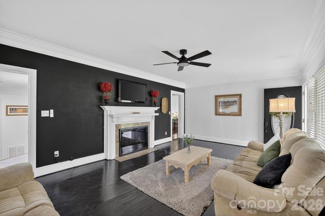 343 Hoyles Creek Road, Dallas, NC 28034