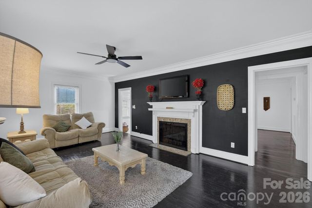343 Hoyles Creek Road, Dallas, NC 28034