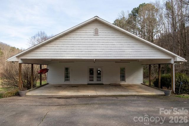 343 Hoyles Creek Road, Dallas, NC 28034