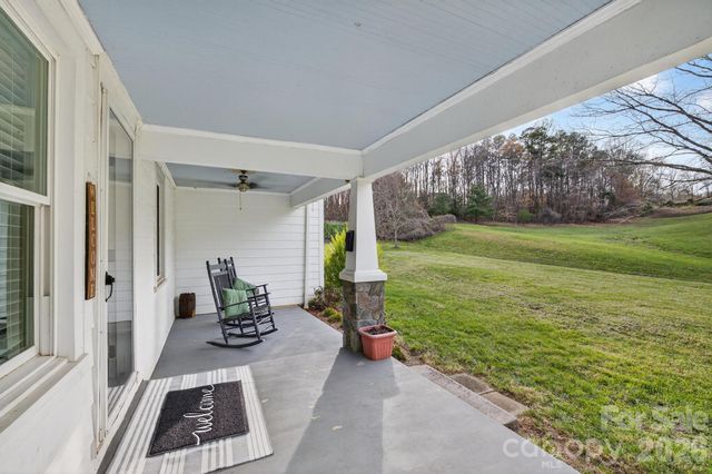 343 Hoyles Creek Road, Dallas, NC 28034