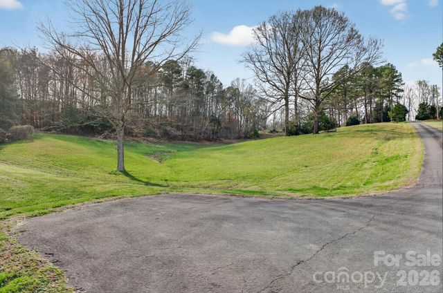 343 Hoyles Creek Road, Dallas, NC 28034