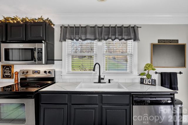 343 Hoyles Creek Road, Dallas, NC 28034