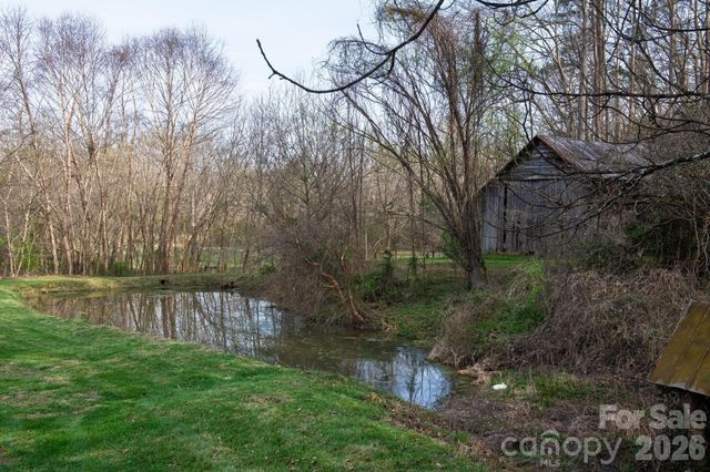 343 Hoyles Creek Road, Dallas, NC 28034