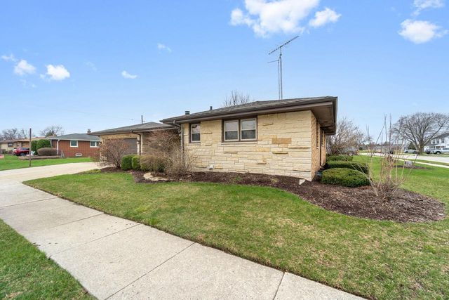 2108 25th AVENUE, Kenosha, WI 53140