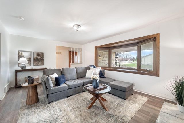 2108 25th AVENUE, Kenosha, WI 53140