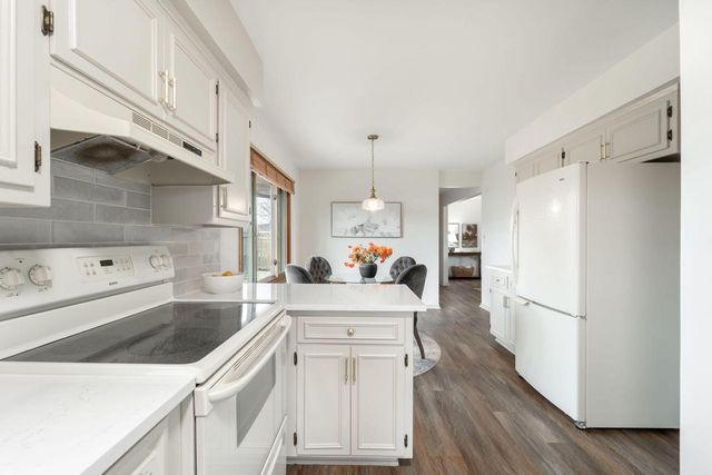 2108 25th AVENUE, Kenosha, WI 53140