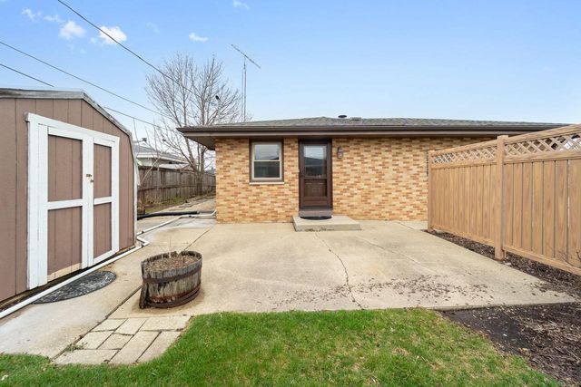 2108 25th AVENUE, Kenosha, WI 53140
