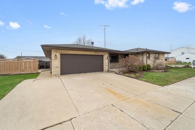 2108 25th AVENUE, Kenosha, WI 53140