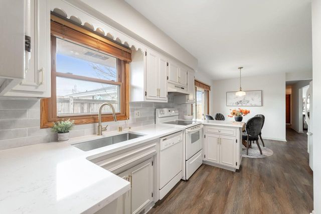 2108 25th AVENUE, Kenosha, WI 53140
