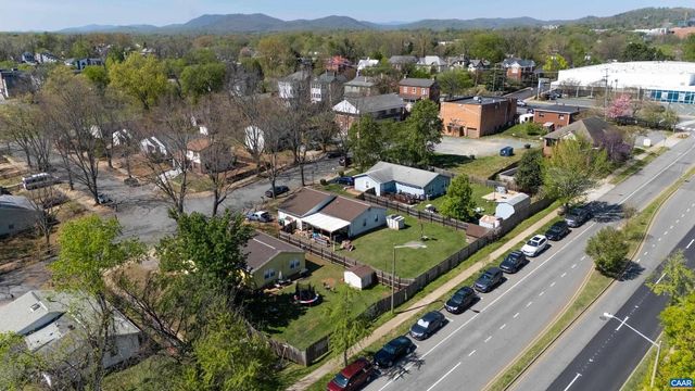 215 DICE ST, Charlottesville, VA 22902