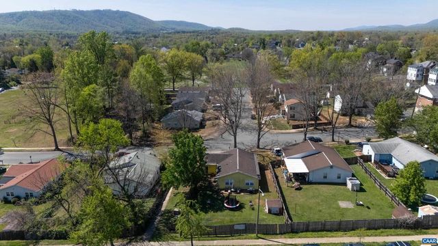 215 DICE ST, Charlottesville, VA 22902