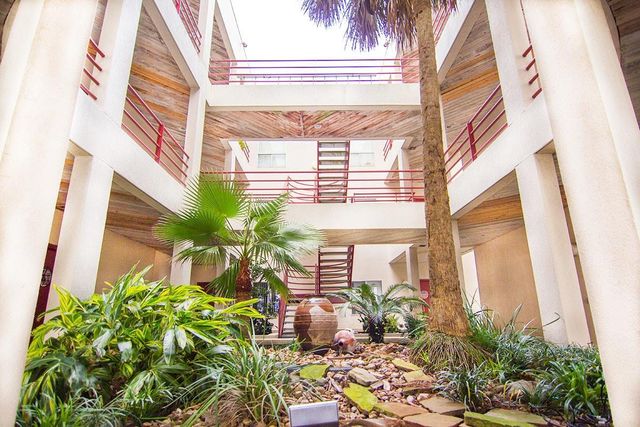 1302 Marina Bay Drive 108A, Clear Lake Shores, TX 77565