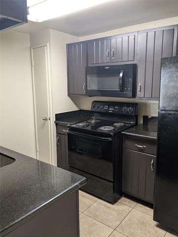 1302 Marina Bay Drive 108A, Clear Lake Shores, TX 77565