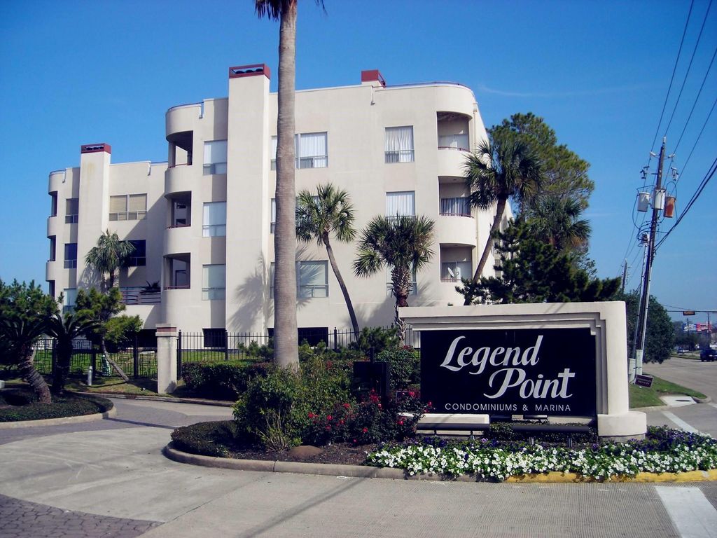 1302 Marina Bay Drive 108A, Clear Lake Shores, TX 77565