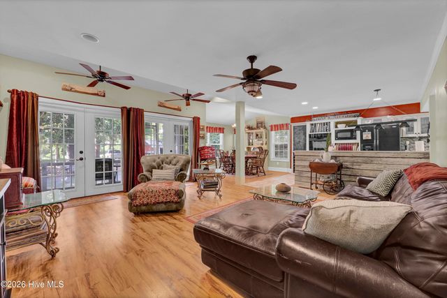 3698 Nc Highway 53 E, Burgaw, NC 28425